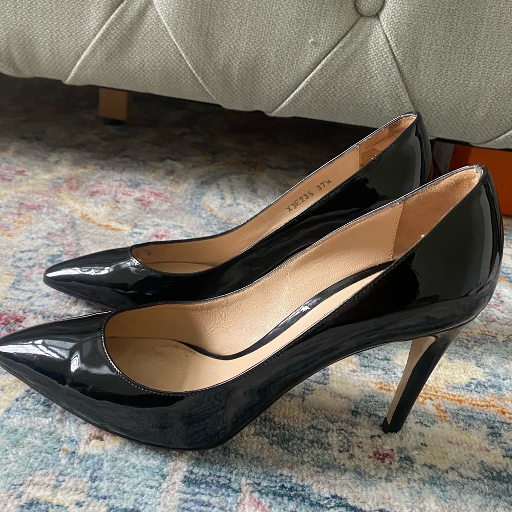 Emporia Armani Amazing condition! 7.5 patten leather black pumps